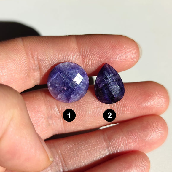 Cabujones de Sillimanita Azul en Tallado Rosa