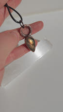 Teardrop Labradorite Pendant · Golden Flash-2