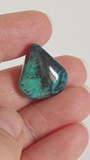 Cabujón de Shattuckita con Tenorita · Lágrima 20×18 mm · Namibia-2