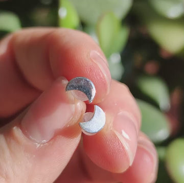 Pendientes Minimalistas de Plata Luna Creciente - 0