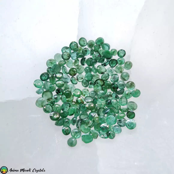 2.5mm Emerald Round Cabochons - 5pcs - Anima Mundi Crystals