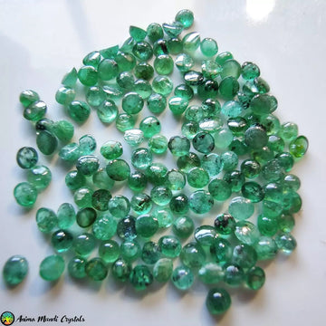 2.5mm Emerald Round Cabochons - 5pcs - Anima Mundi Crystals