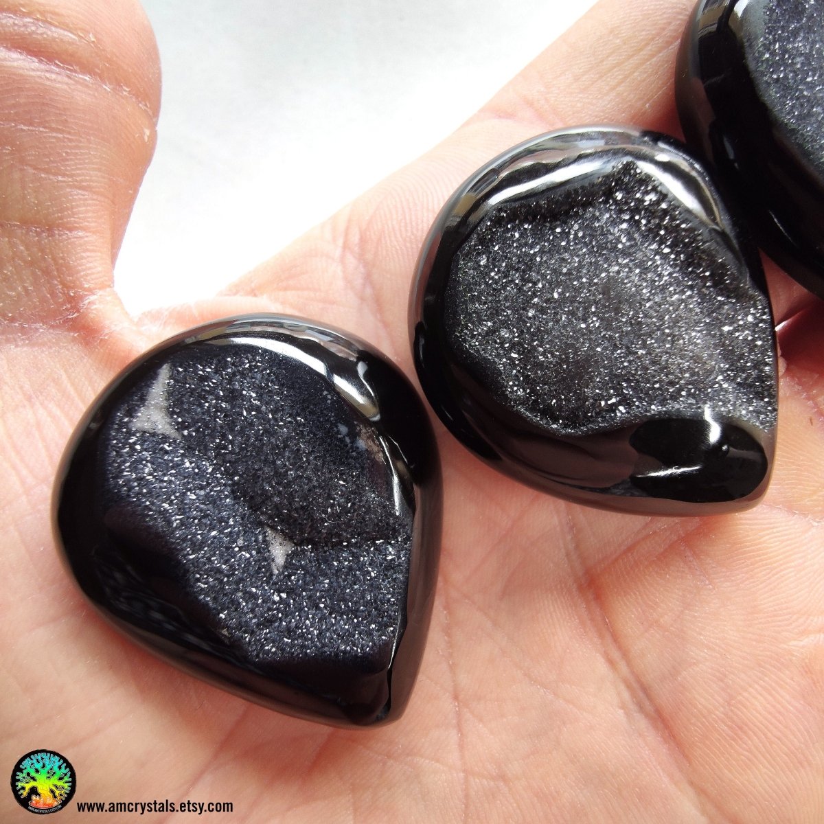 Große schwarze Druzy-Onyx-Cabochons in Tropfenform – Anima Mundi-Kristalle