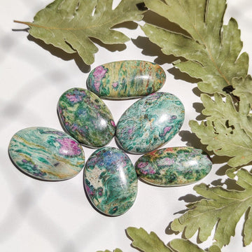 Ruby Fuchsite Cabochon - Oval Nr.2 - Anima Mundi Crystals