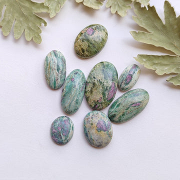 Ruby Fuchsite Cabochon - Oval Nr.3 - Anima Mundi Crystals