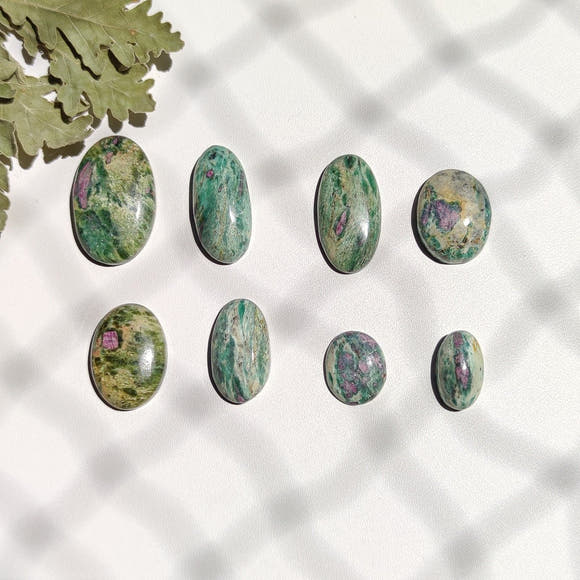 Ruby Fuchsite Cabochon - Oval Nr.3 - Anima Mundi Crystals