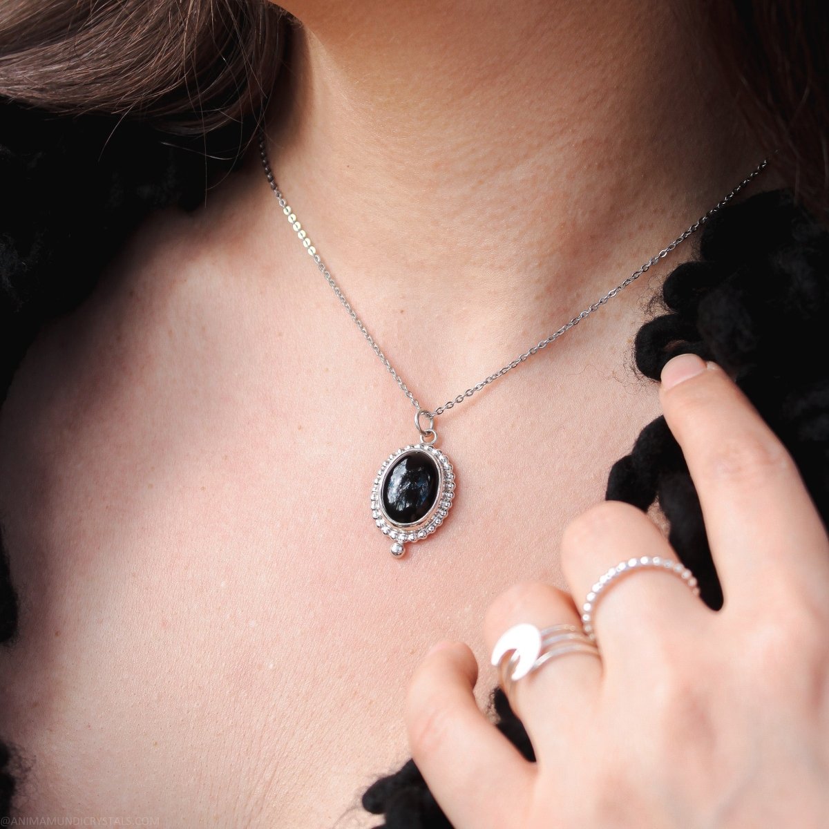 Halskette aus schwarzem Onyx aus Sterlingsilber – Anima Mundi-Kristalle