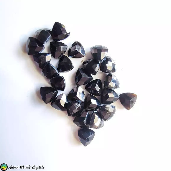 Trillion Cut Onyx Gemstone - Anima Mundi Crystals