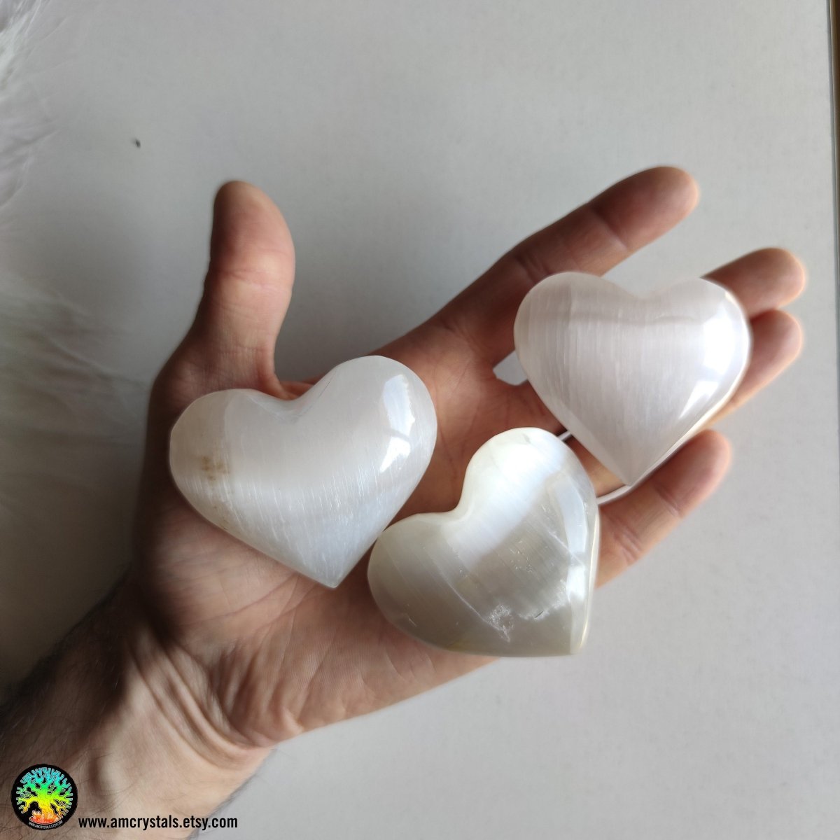 Piedra de palma de corazón de selenita blanca - Cristales Anima Mundi